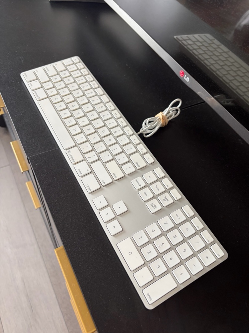Apple Wired Full-Size Keyboard in Silver and White